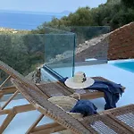 Villa The Cove Bay