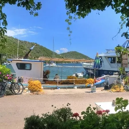 The Cove Bay * Sivota (Lefkada)
